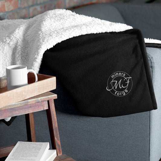 MF nameplate Premium sherpa blanket